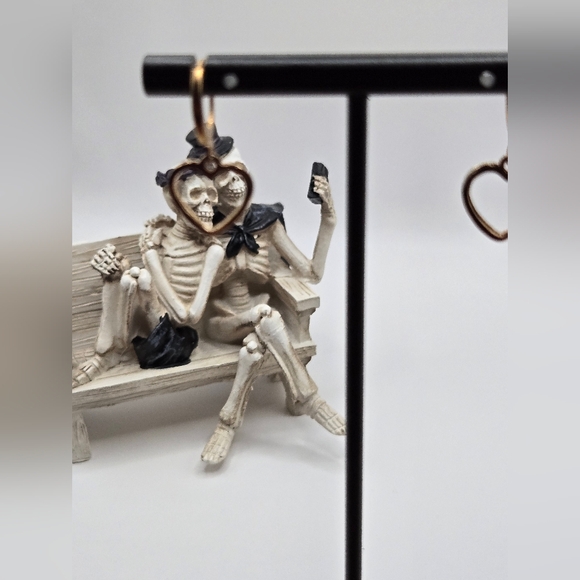 Gold Heart Hoop Earrings - Picture 6 of 6